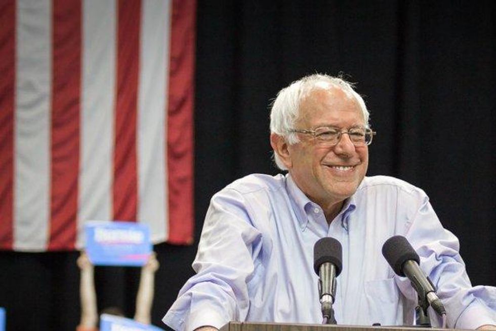 1200px-Bernie_Sanders_(20033841412_24d8796e44_c0).jpg.jpe