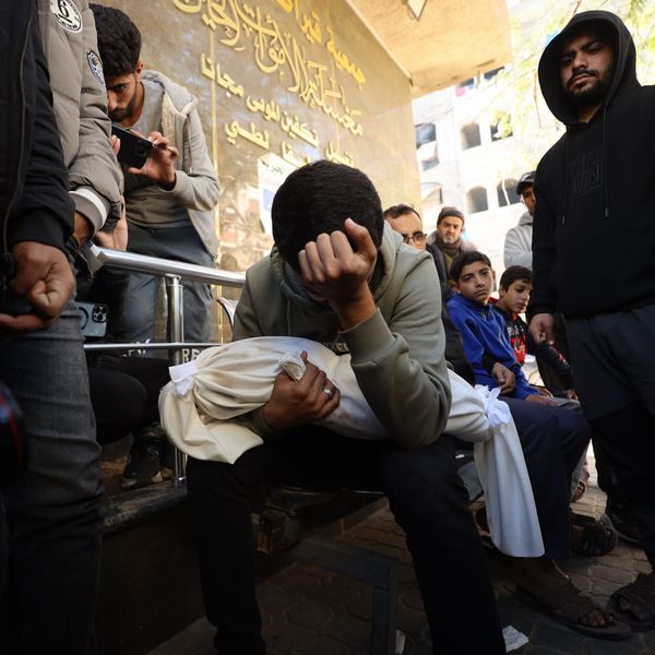 6 Gazans killed in Israeli artillery shelling in new ceasefire violation