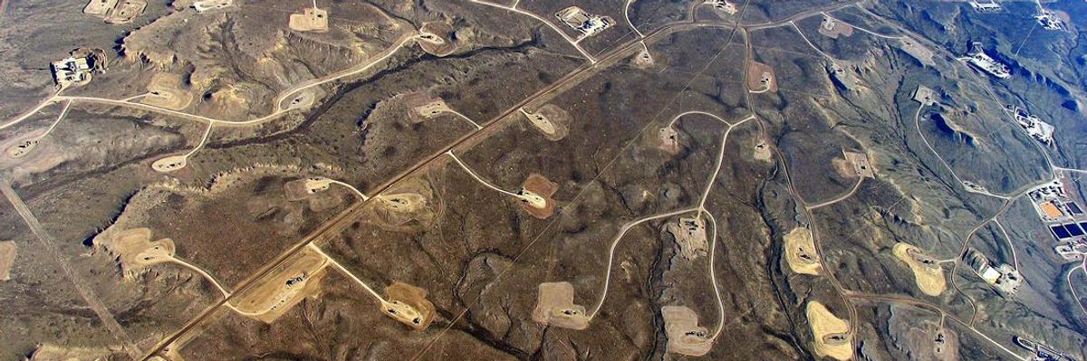 As Dems Debate Fossil Fuels, New Report Shows Fracking Worse Than Thought