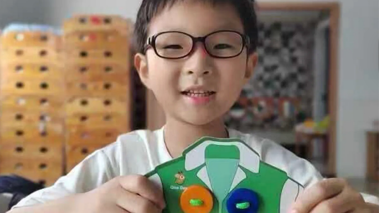 A boy named Yuanxin, age 6, was separated from his father during a check-in at 26 Federal Plaza in New York City