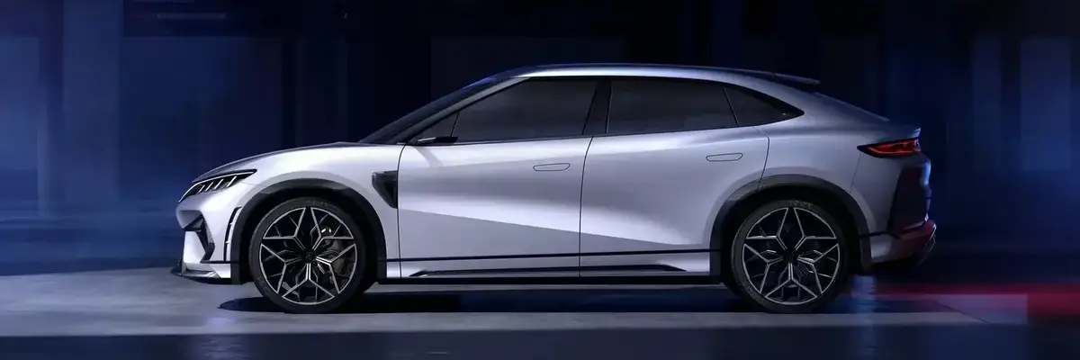 A BYD Birdsong L luxury EV sedan.