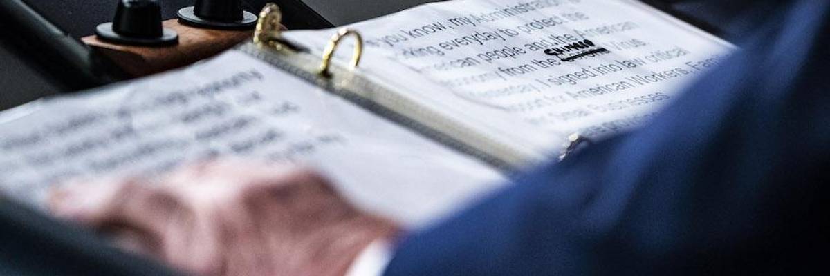 Washington Post Photographer Spots Crossed-Out 'Coronavirus' in Favor of 'Chinese Virus' in Trump Notes