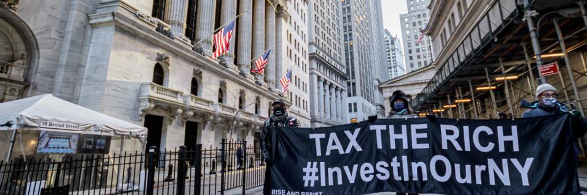 Minimum Wage Would Be $44 Today If It Had Increased at Same Rate as Wall St. Bonuses: Analysis