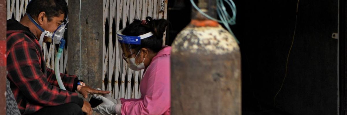 Health Systems of Dozens of Countries Near 'Total Collapse' Due to Oxygen Shortages