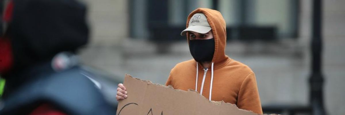 Without Government Intervention, Economists Warn Renters Across US Could Soon Face 'Avalanche of Evictions'