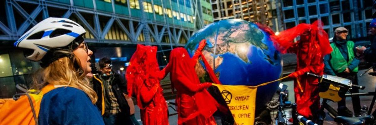Friends of the Earth vs. Shell: 'Historic Moment' as Climate Movement Takes on Big Oil at The Hague