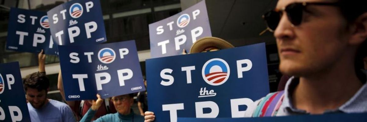 Backers of Sanders Mobilize to Overthrow DNC Platform's Pro-TPP Stance