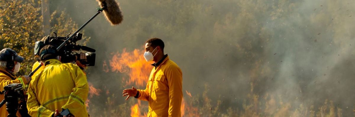 A journalist reports from the Santa Ana wind-driven Bond Fire