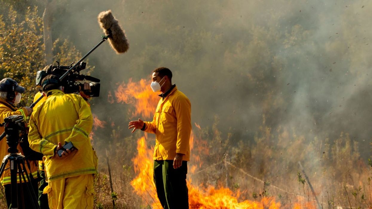 A journalist reports from the Santa Ana wind-driven Bond Fire