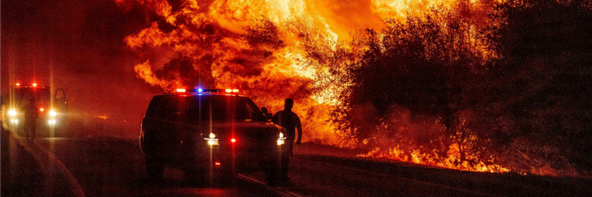 'Entire Western US on Fire' as Region Faces Deadly Flames Compounded by Heatwave, Blackouts, and Coronavirus