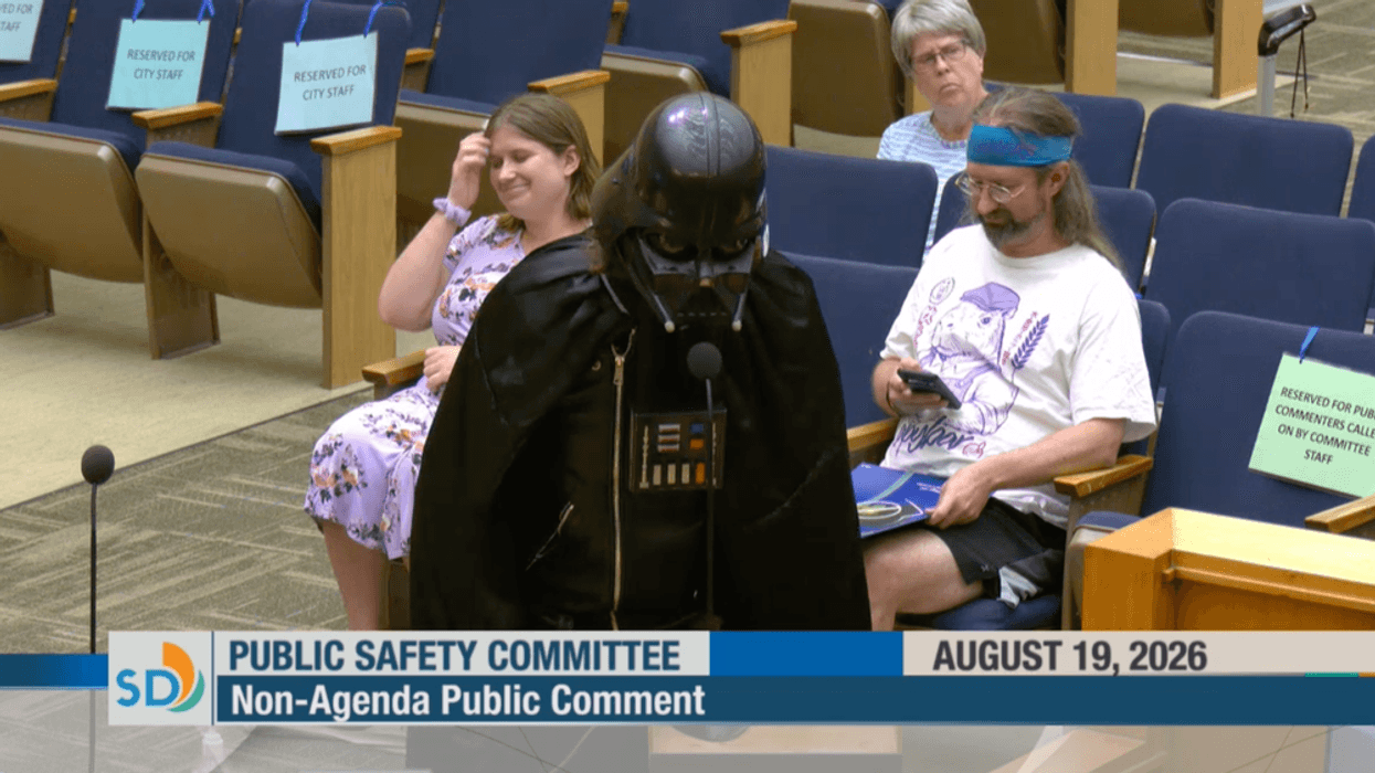 Man in Darth Vader Costume Praises Flock Cameras at City Council Meeting: ‘The Emperor Is a Fan’