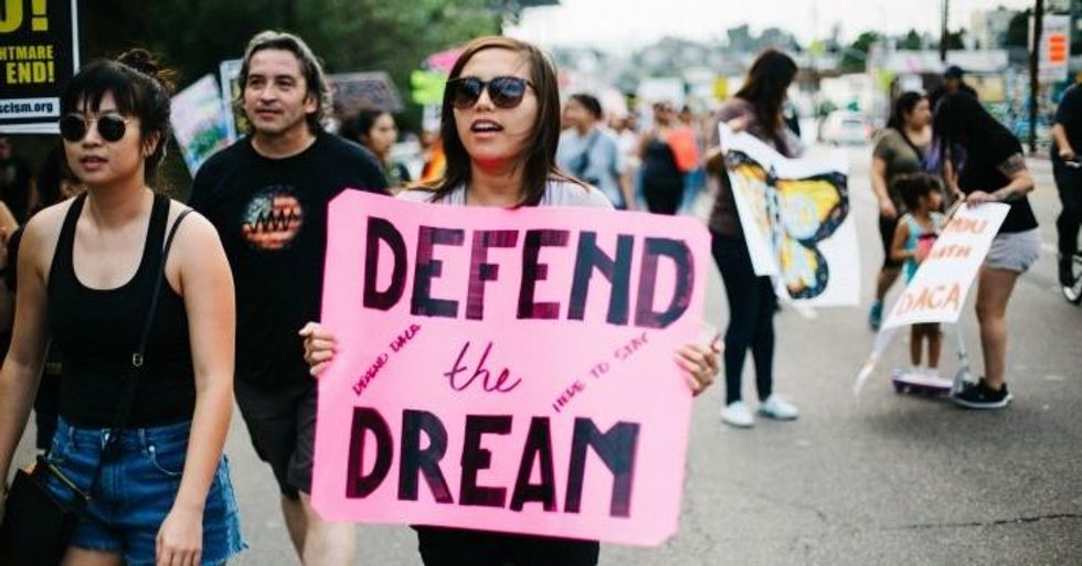 A march in support of immigrant rights in Los Angeles. (Photo:Molly Adams/flickr/cc)