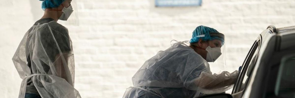 After Spending Months Denying Need for Testing, Trump Moves to Gut FDA's Oversight Process for Coronavirus Tests