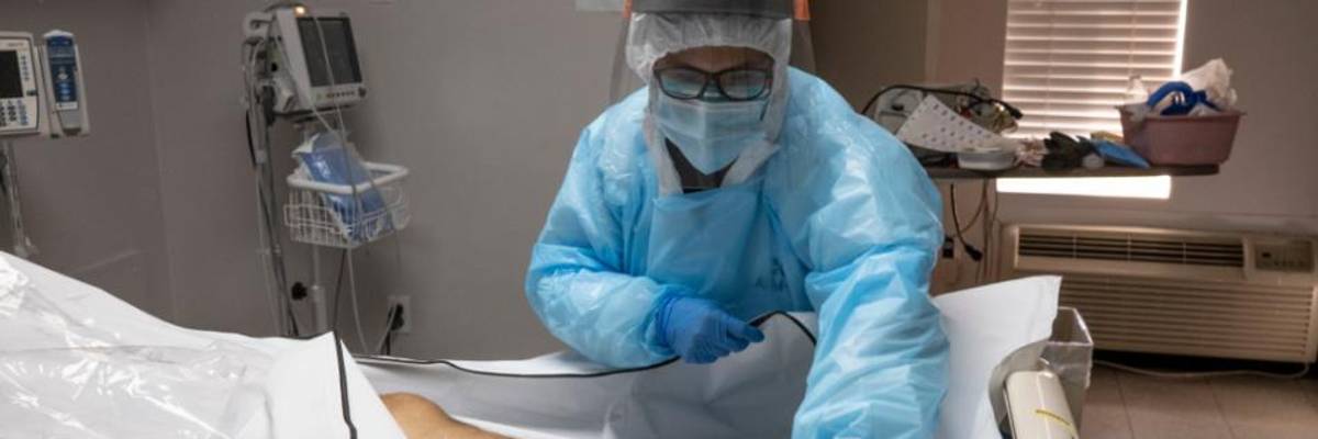 'It Never Had to Be Like This': 300,000 Dead in US From Covid-19 Under Donald J. Trump