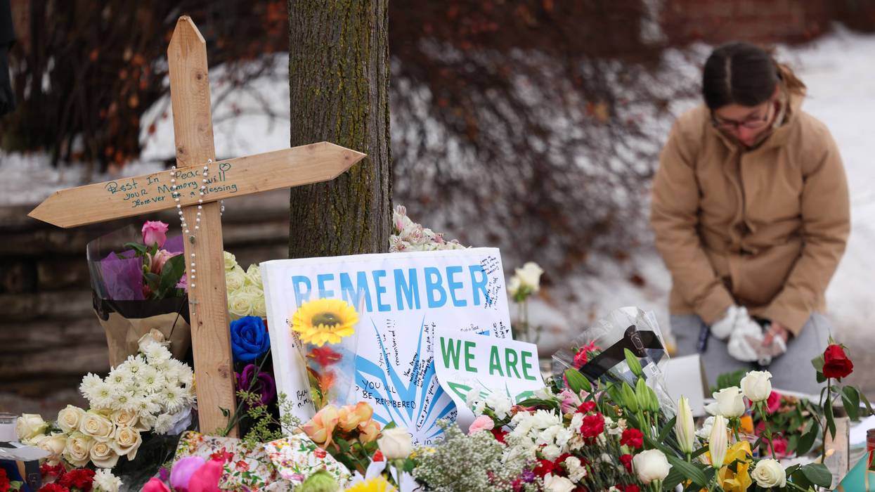 A memorial for Renee Good.