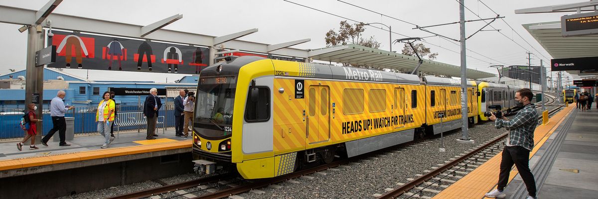 Cori Bush Unveils 'Visionary' Bills to Fund Climate-Friendly Light Rail, Bus Systems