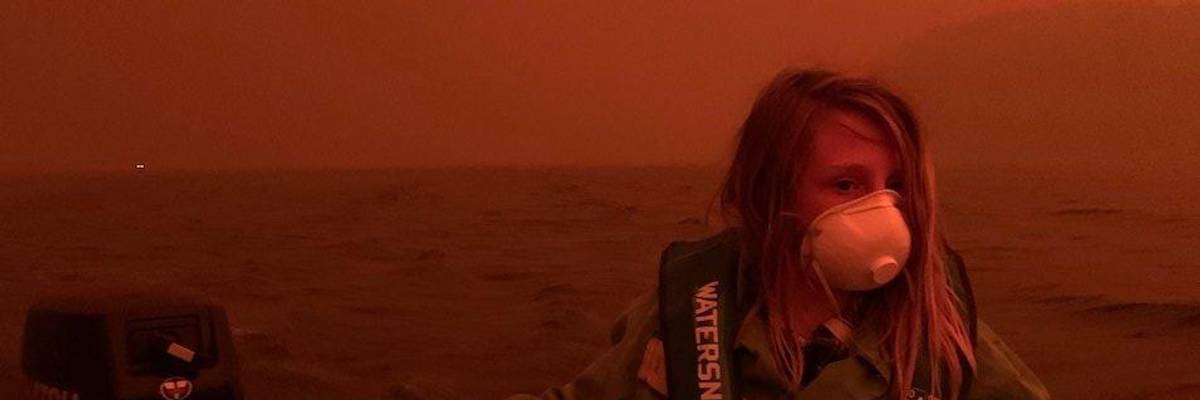 'Unprecedented National Crisis': Australians Flee to the Water as Fires Consume Coastal Town on Southern Coast in Victoria