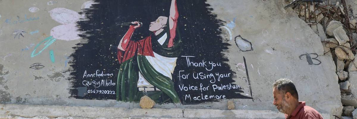 A mural of Macklemore in Palestine.