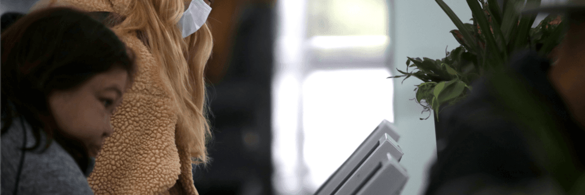 'Absolutely Chilling': Reports From Frontlines of Coronavirus Outbreak Reveal Roadblocks to Testing, Lack of Safety Protocols