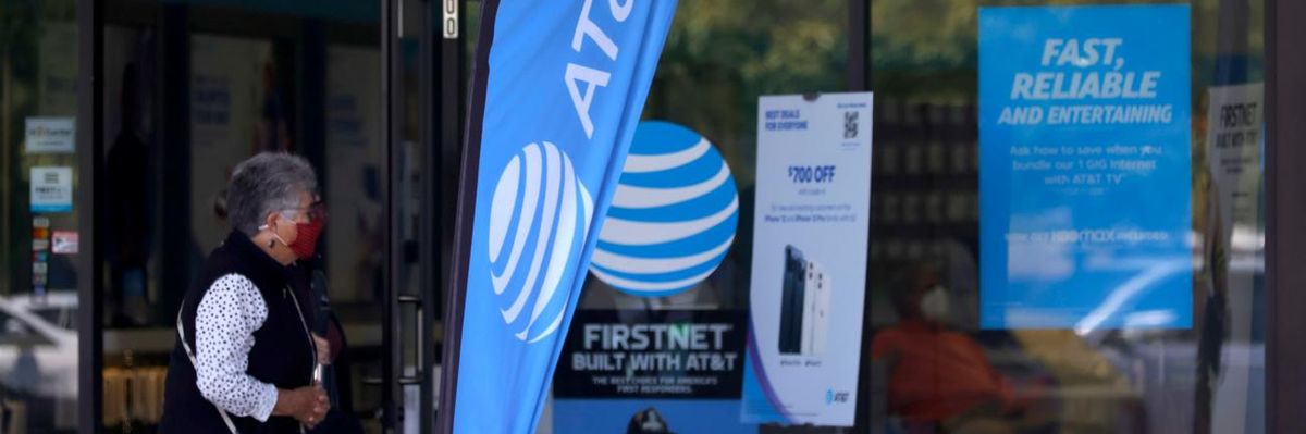 Watchdog Slams AT&T's Latest Mega-Merger Three Years After 'Disastrous' Time Warner Acquisition Cost 45,000 Jobs