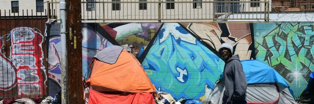 Day After Trump Denigrates Homeless, Sanders Unveils $2.5 Trillion #HousingForAll Plan to Address Crisis