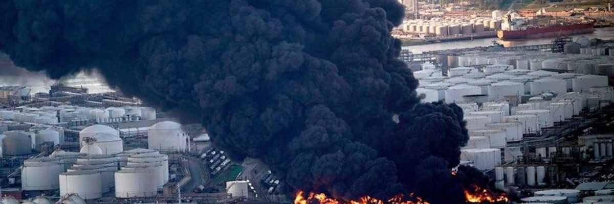 After Earlier Assurances Over Air Quality, Benzene From Petrochemical Fire Triggers 'Shelter in Place' Order for Texas City