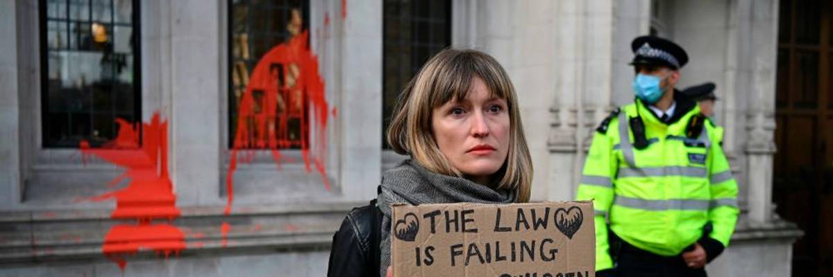 Campaigners Outraged After Top UK Court Overturns Ban on 'Climate-Wrecking' Third Runway at Heathrow