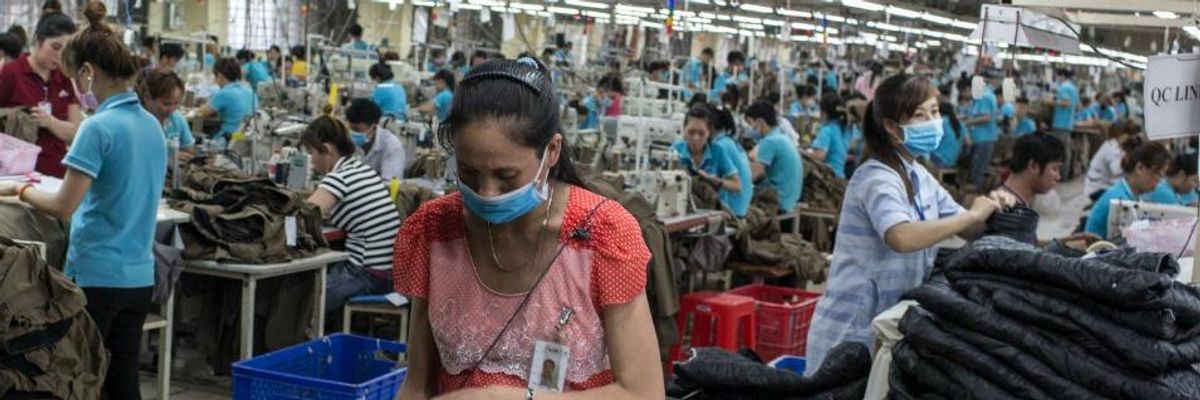 'Billionaire Boom': While World's Richest 1% Took 82% of All New Wealth in 2017, Bottom Half Got Zero, Zilch, Nada