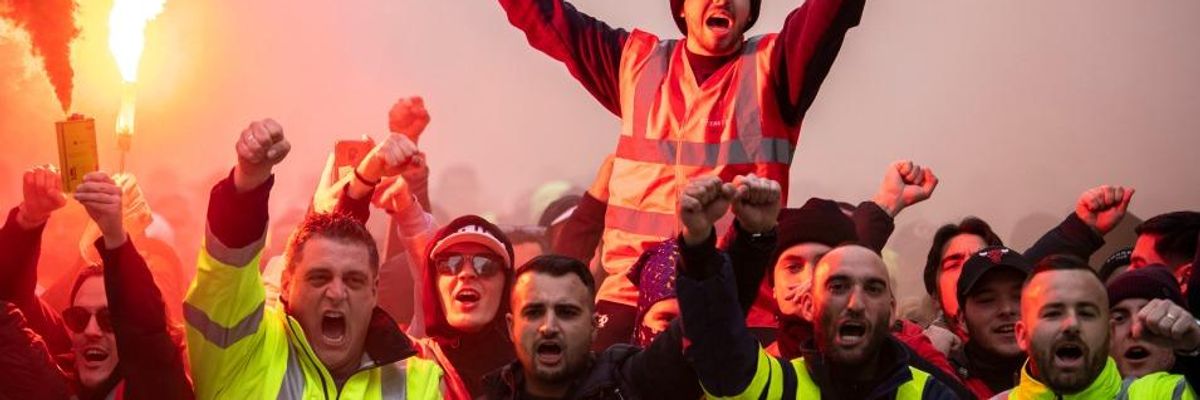 Denouncing Macron's Neoliberal Pension Reforms, Hundreds of Thousands of Striking Workers Bring France to a Halt