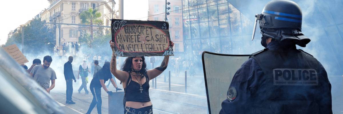 'The Government is Trembling': Protests Erupt in France, Spreading to 140 Cities