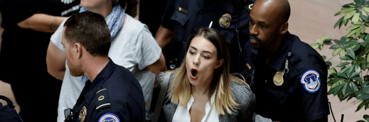 Dozens Arrested in Senate Building as Democrats Accuse GOP of 'Railroading' Ford to Protect Kavanaugh