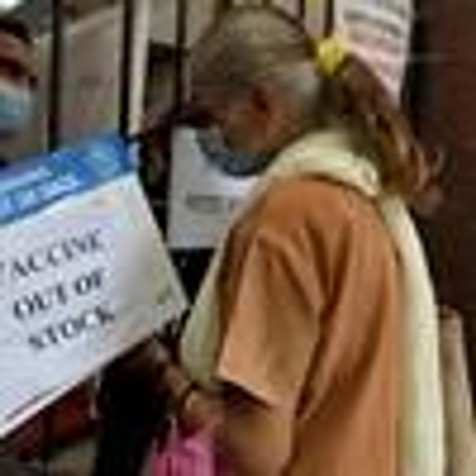 A public notice hangs outside a vaccination center notifying a shortage of vaccines in the Mahim neighborhood of Mumbai, India on April 8, 2021. (Photo: Satish Bate/Hindustan Times via Getty Images)