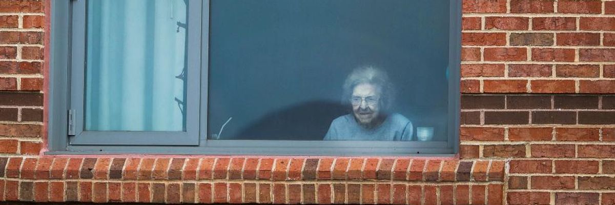 Trump Throws Up 'Outrageous' Roadblock for Seniors, People With Disabilities in Need of $1,200 Relief Checks