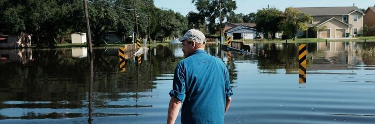 After Harvey, Texas Left With Toxic Soup of Sewage, Spilled Fuel, Pesticides, and More