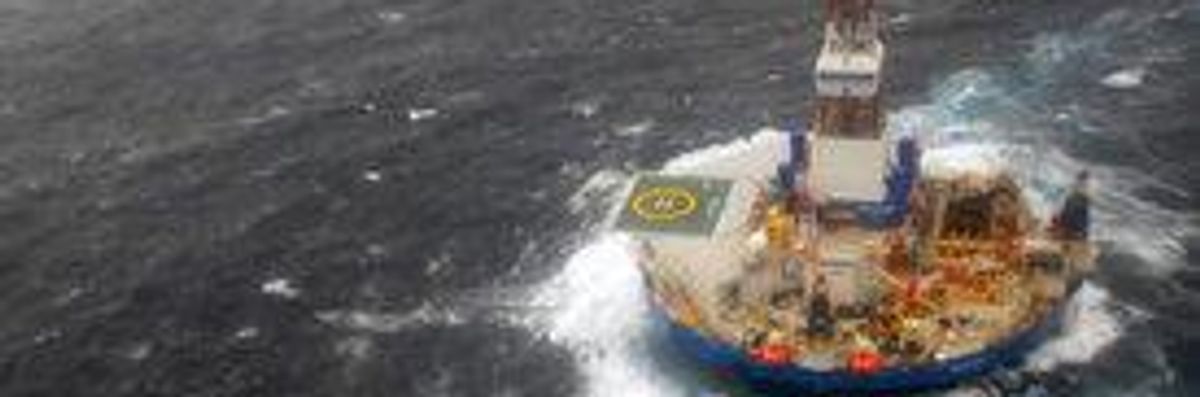 Warnings Ignored, Shell's Arctic Drilling Rig Runs Aground Off Alaskan Coast
