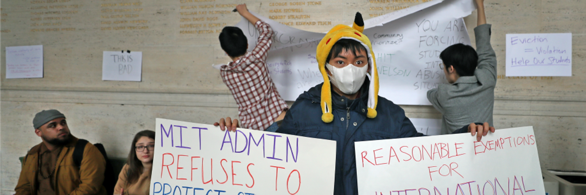 80+ Lawmakers Demand Trump Rescind 'Cruel, Senseless' Plan to Force International Students Out of US