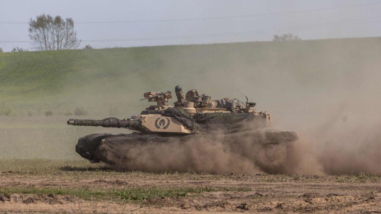 A US Abrams tan