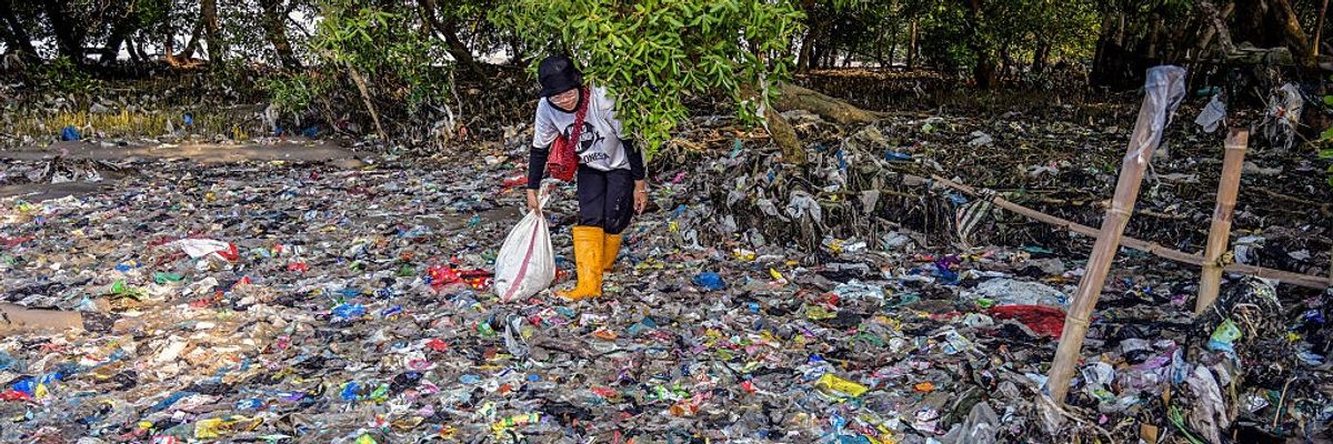 As Deadline Looms, Advocates Call Plastics Treaty Draft 'Nothing Short of a Betrayal'