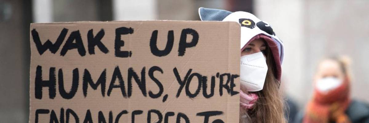 Most Economists Agree: Benefits of 'Drastic' Climate Action Outweigh Costs of Status Quo