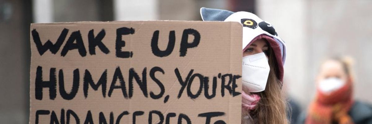 Most Economists Agree: Benefits of 'Drastic' Climate Action Outweigh Costs of Status Quo