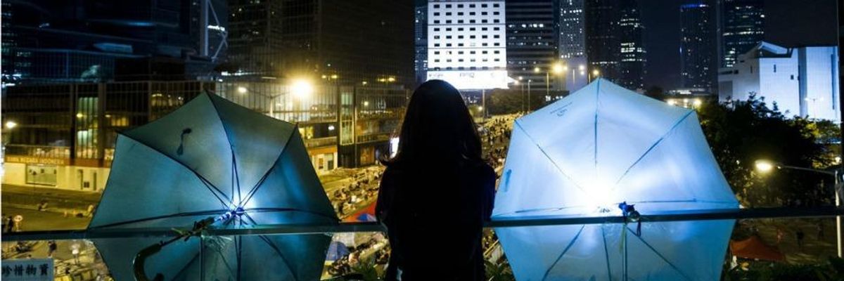 Occupy Central Defies Deadline as Monday Morning Dawns