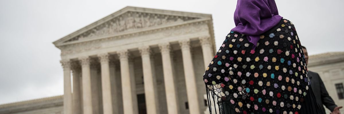 Allowing Muslim Ban to Go into Effect, US Supreme Court Rules in Favor of Trump
