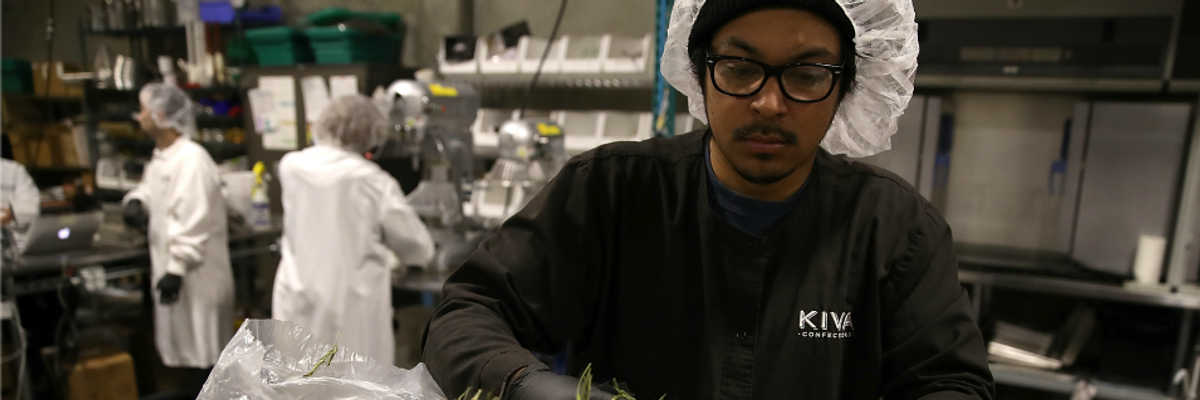 'Taking Sledgehammer' to Failed US Drug War, Oregon Votes to Decriminalize Narcotics as Five States Legalize Marijuana