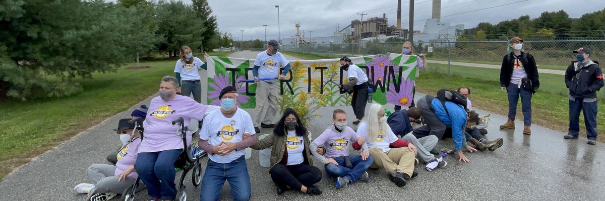 Activists blockade entrace to coal plant in Bow