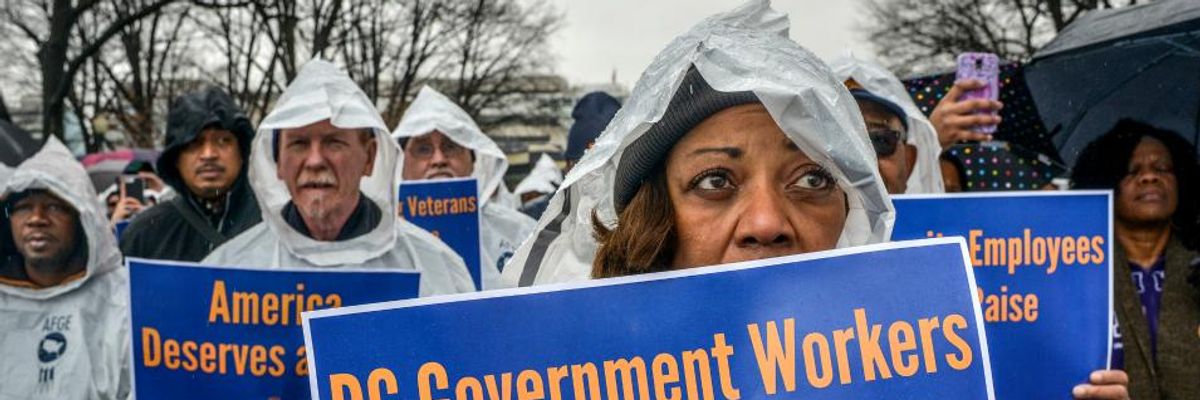 Largest US Federal Workers Union Blasts Trump-GOP Push for Pay Freeze as 'Demeaning, Dishonest, and Cruel'