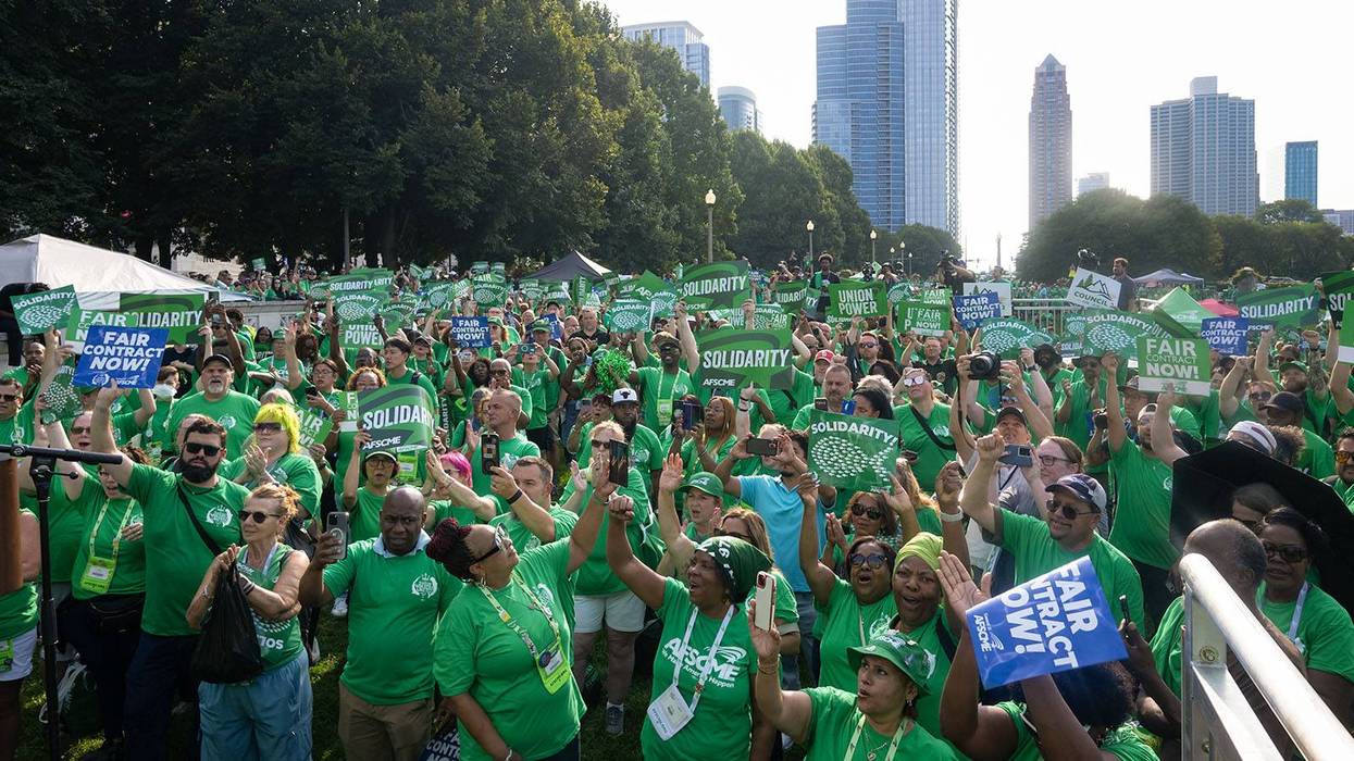 AFSCME members rally in Chicago.