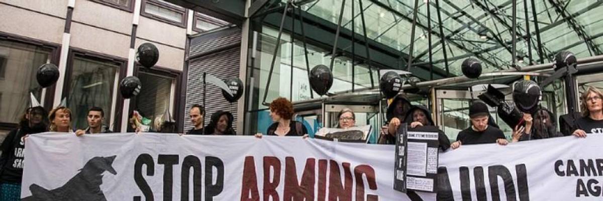 How the Saudis, the Qataris, and the Emiratis Took Washington