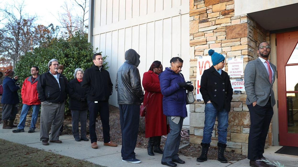Alabamians queue to vote