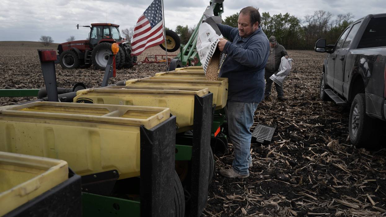 GOP Operatives 'Taken Aback' as Rural Voters Blame Billionaires for Economic Woes: Report
