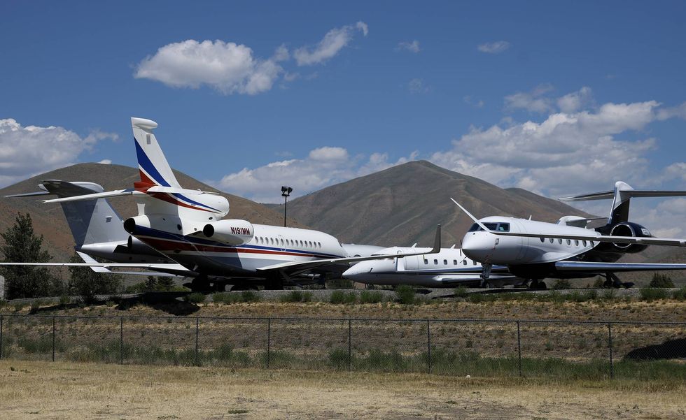 GOP Blasted for 'Handout to the Superwealthy' Private Jet Owners Slipped Into Air Safety Bill